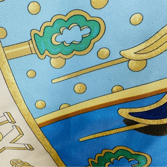 J. McLaughlin Multi Color Roman Numeral Sun 100% Silk Scarf 35.5 x 35” - Picture 9 of 10